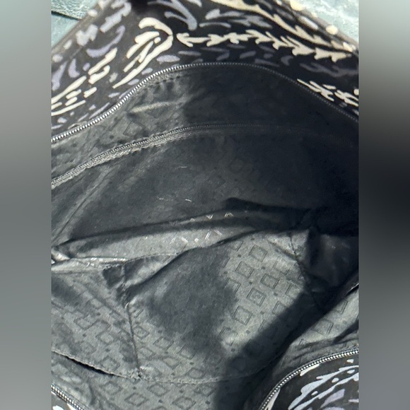 Vera Bradley Glenna Shoulder Bag in Paisley Noir. - Picture 4 of 4